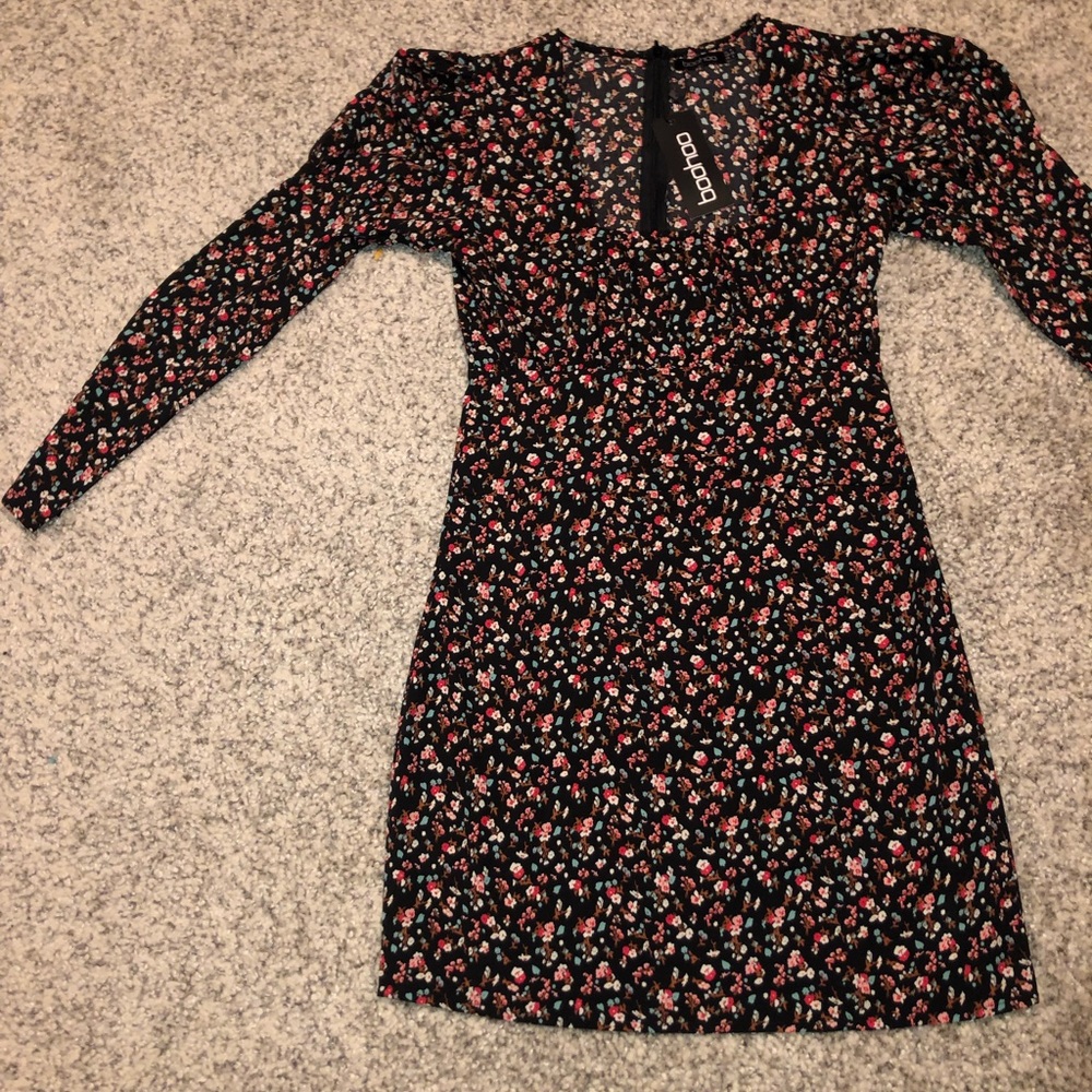 BRAND NEW BOOHOO DRESS